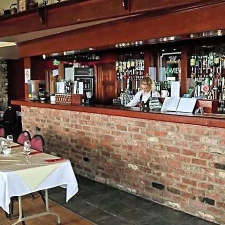 The Seaview Tavern Hotel